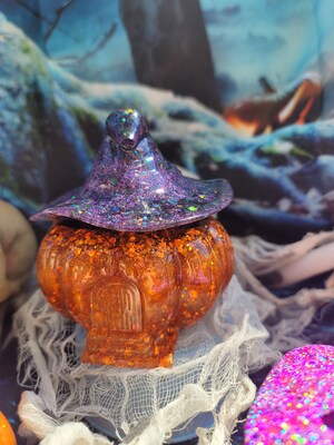 Pumpkin House Jar - Hideaway jar - Pumpkin Jar - Handmade resin pumpkin jar - Pumpkin house with witch hat - Optional light up pumpkin house - image3